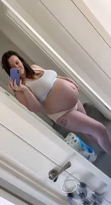 Milk Mommy Holli 🍼Pregnant MILF profile picture