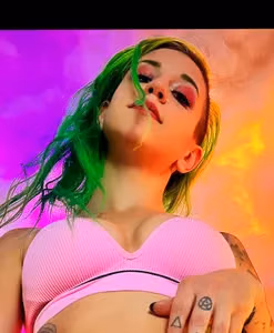 Violet Bombs profile picture