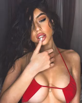 Stina Kayy 💛 profile picture