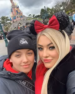 LESBIAN COUPLE๐๐ profile picture