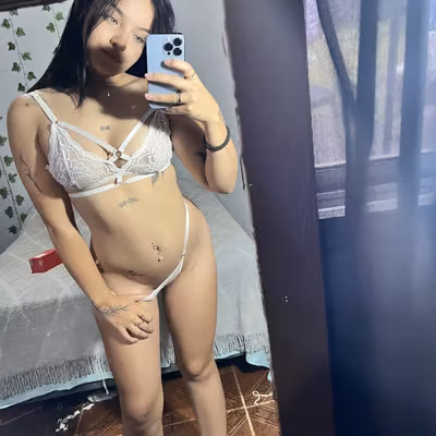 Aria (thicc goth baddie) 🖤 profile picture