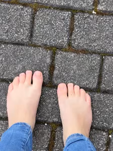 The sunny feet profile picture