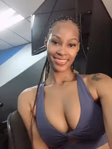 Tati Too Tall Latina 6'6 profile picture