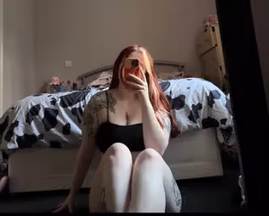 holls x profile picture