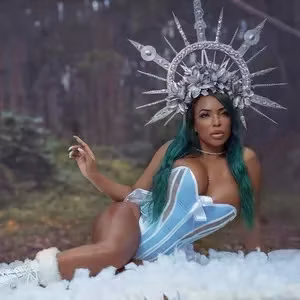 𝙽𝚒𝚊 𝙷𝚊𝚛𝚛𝚒𝚜 profile picture