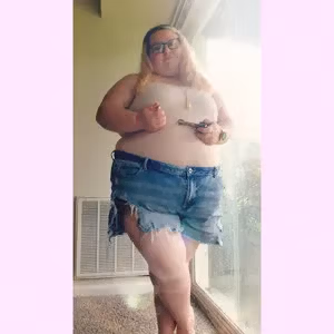 RadicallyRaee profile picture