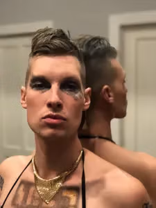 hella astrid profile picture