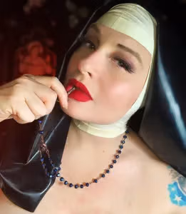 Mistress Genevieve profile picture