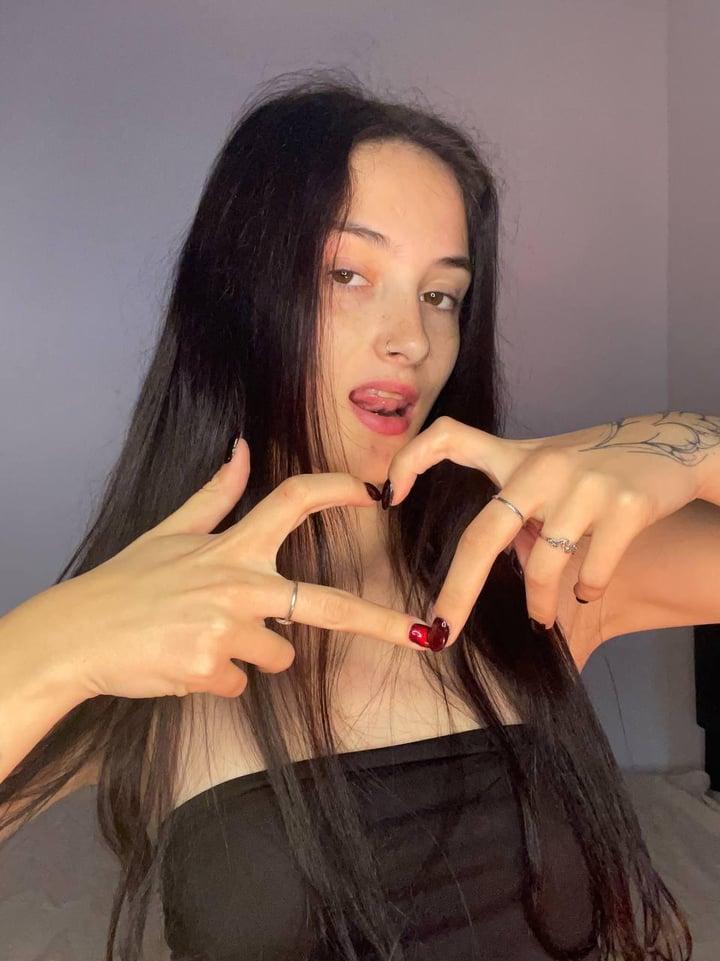Emma 🦋 profile picture