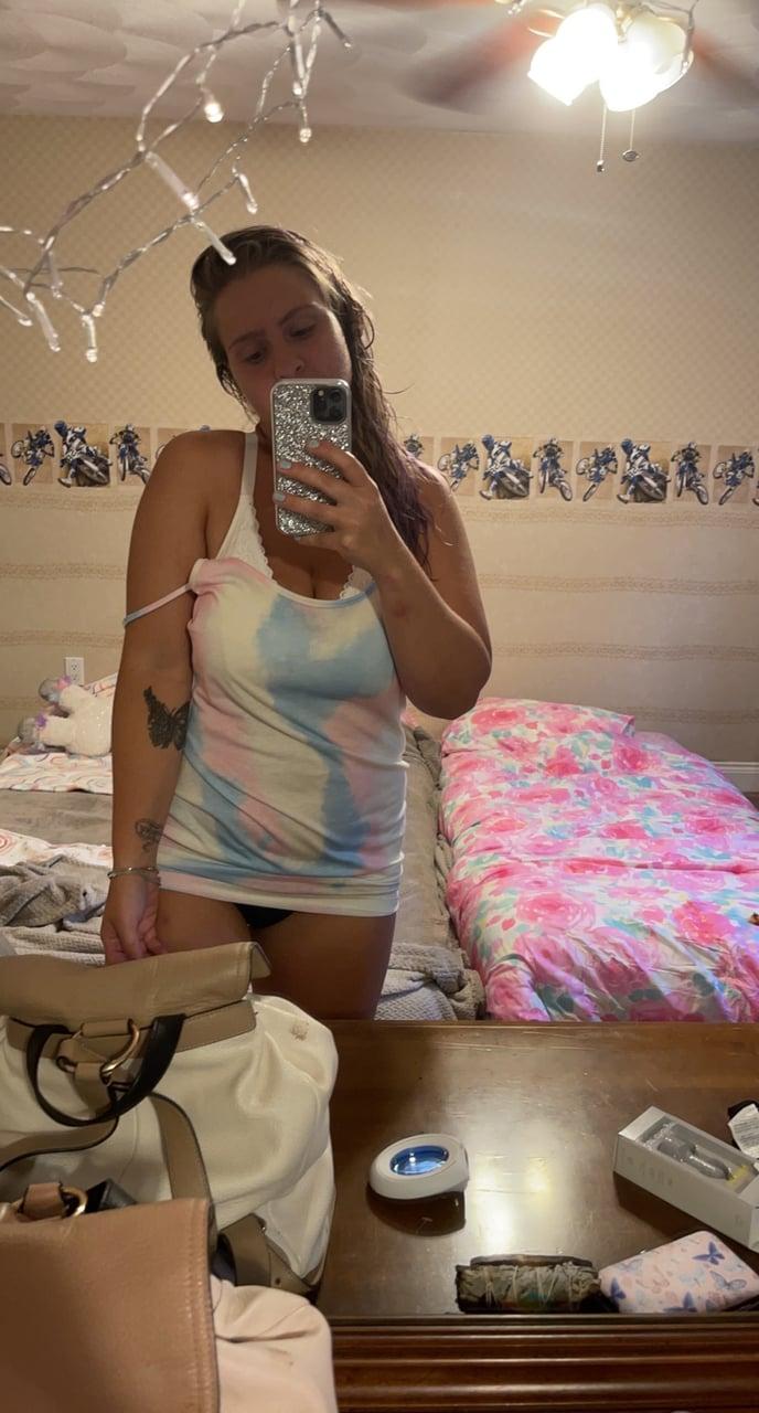 Amandaaaababy1432 profile picture