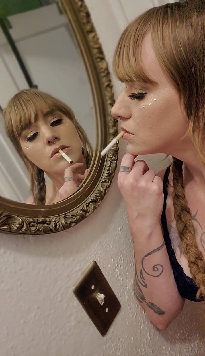 Billiebeesmoking profile picture
