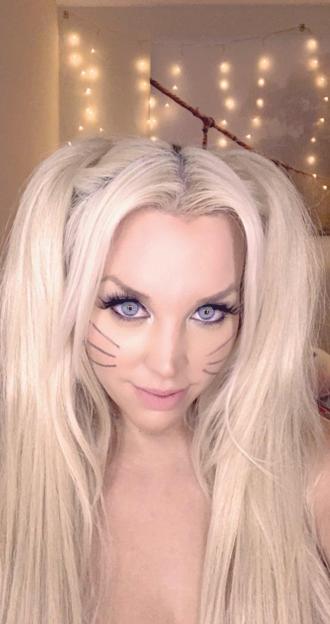 Blondie Fesser Buns ๐ VIP PAGE ๐ profile picture