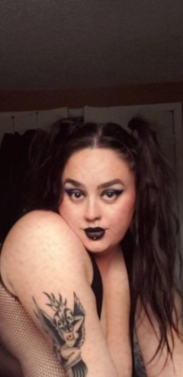 Emilydouchy92 profile picture