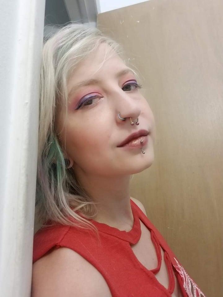 Laceydarling profile picture