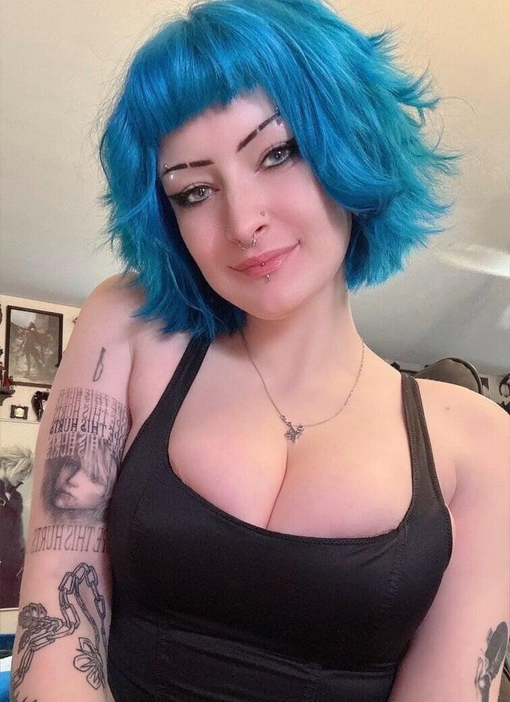 blue :3 profile picture