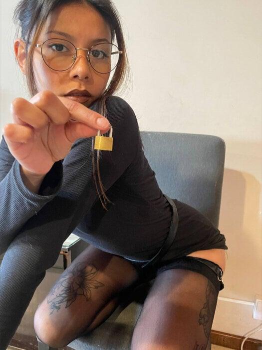 Lolakush4 profile picture