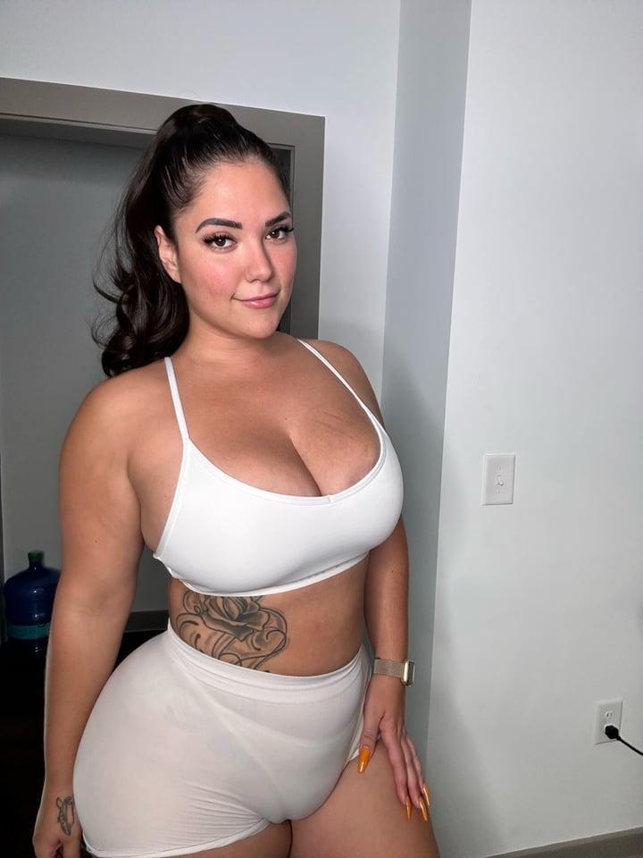 Mila Valentina profile picture