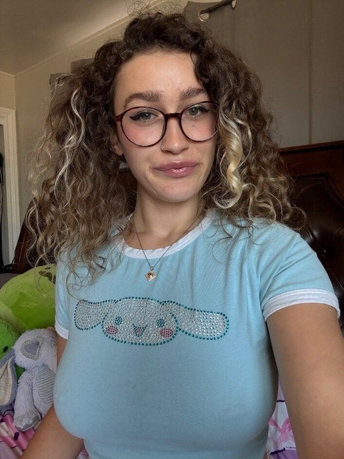 Nerdy Neighbor Tay 🤓💕 profile picture