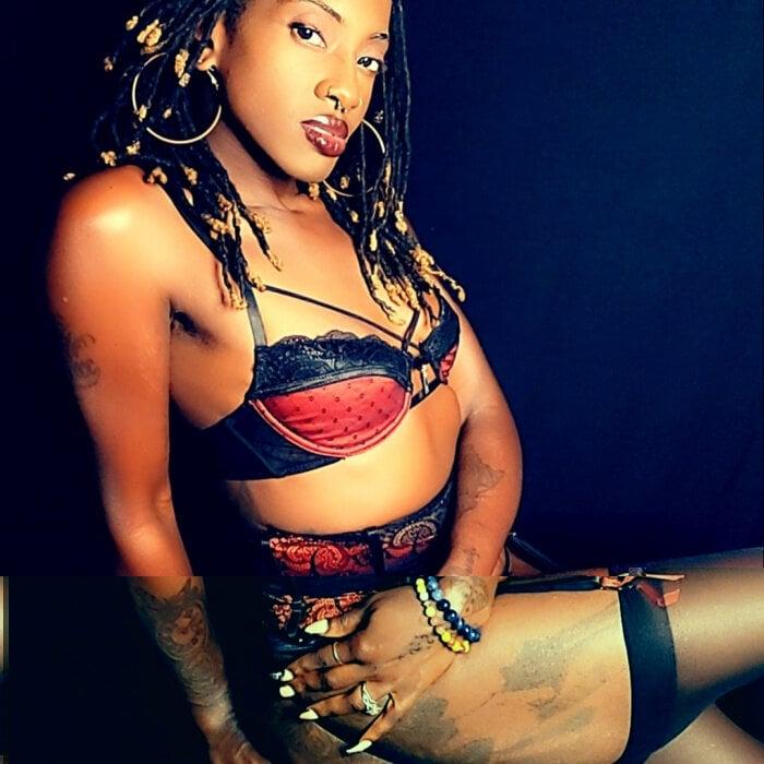 Onyxgoddess69 profile picture