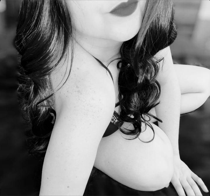 Queenievixen profile picture