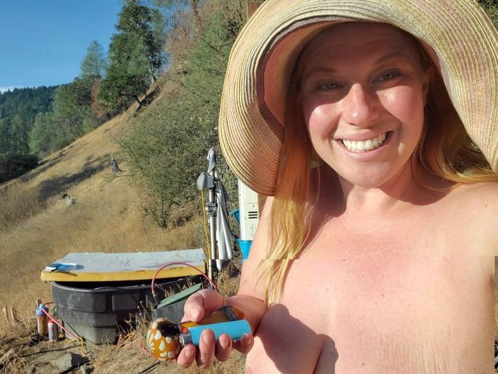 Rebeccasnudistfarm profile picture