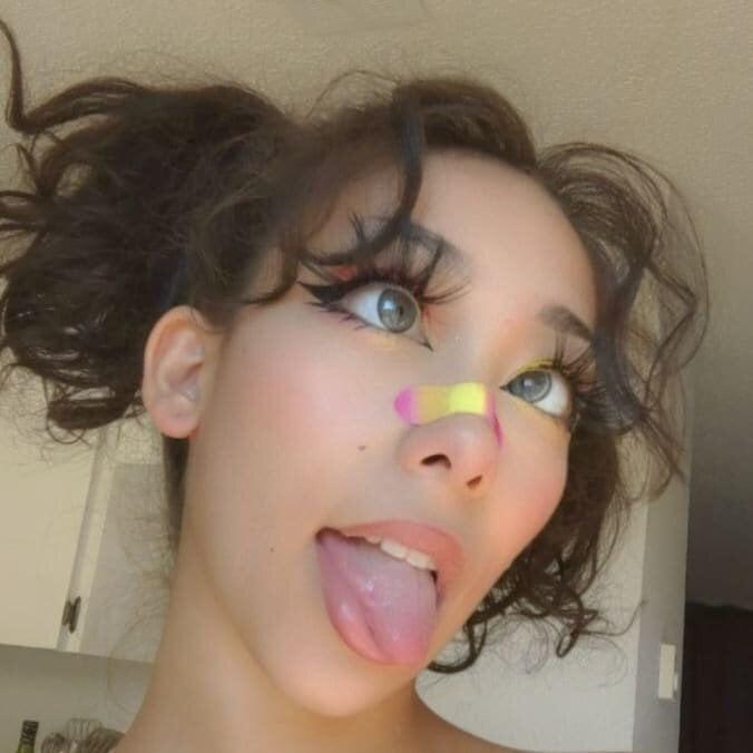 Sipmycharlatte profile picture