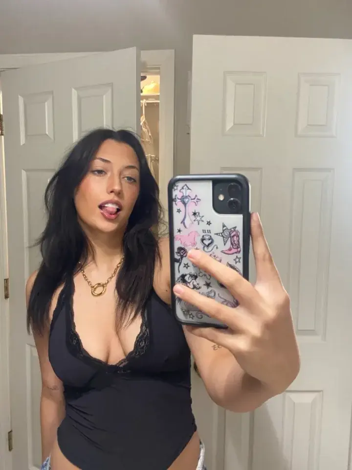 𝓷𝓪𝓸𝓶𝓲 profile picture