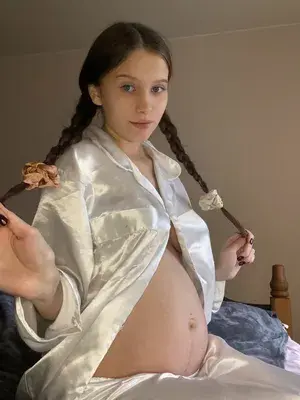 🍬Pregnant Teen 🍬 profile picture