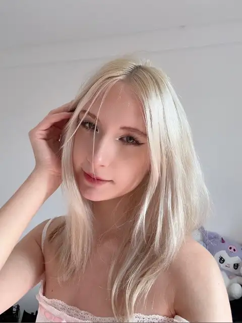 amber 🖤 4'11" goth gf 🖤 OnlyFans photo 1